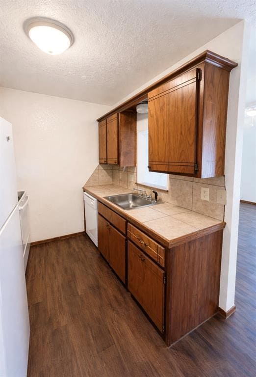 Building Photo - 1901 E Lindsey St