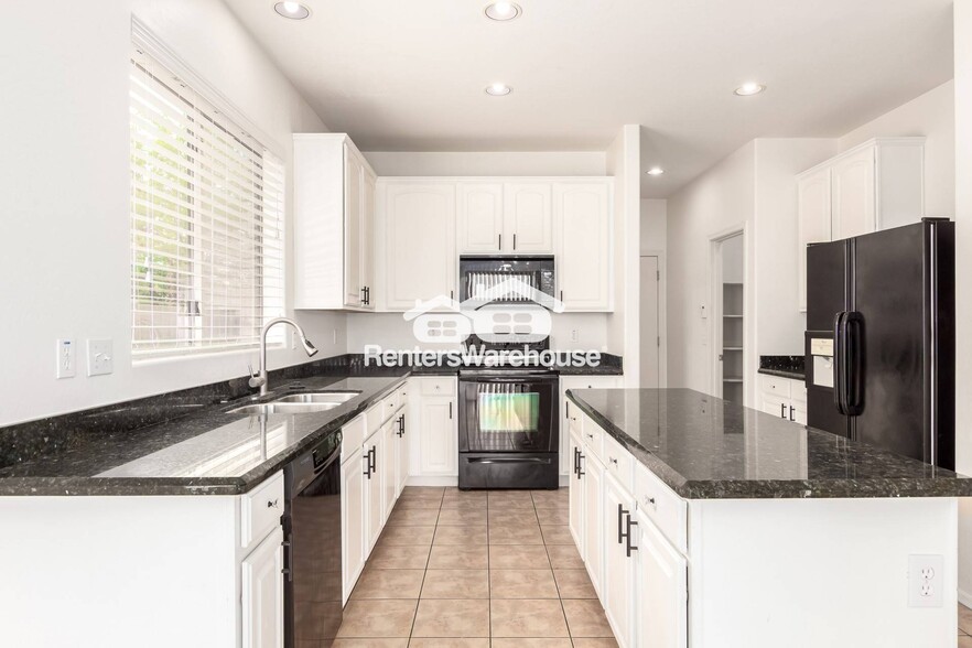 Building Photo - 25859 N 165th Ln