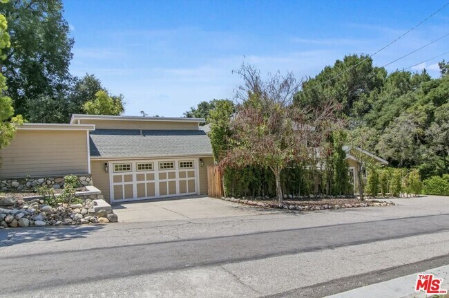 Building Photo - 130 S Arroyo Blvd