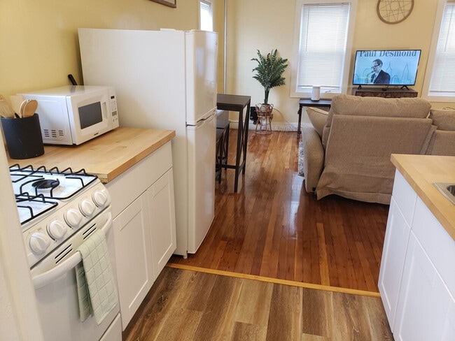 Building Photo - 59 Dartmouth Ave