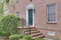 Building Photo - 4609 Town Creek Dr