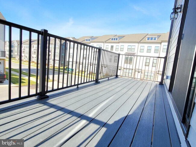 Building Photo - 762 Union St