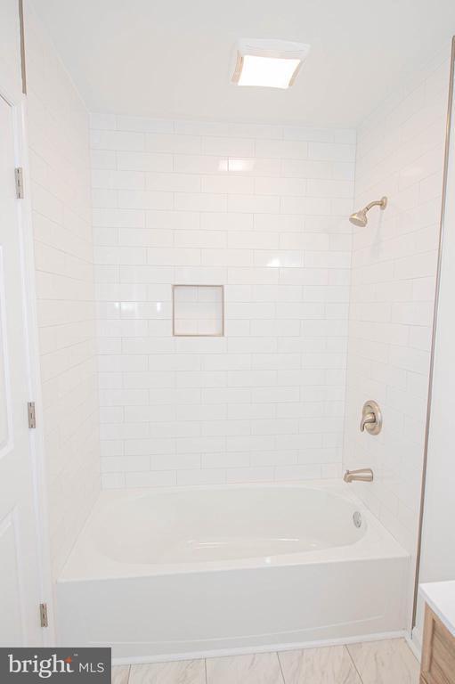 Building Photo - 308 N Division St