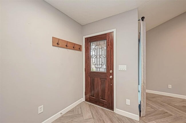 Building Photo - 11627 Briar Rose Dr