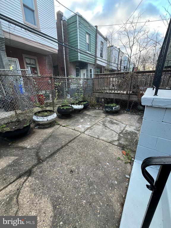 Building Photo - 5712 Cedar Ave