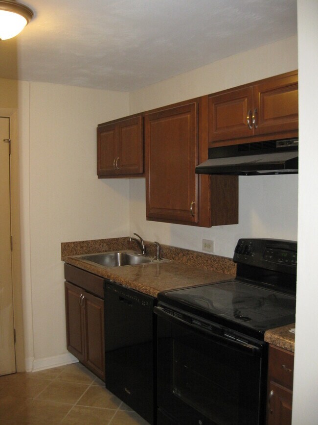 Building Photo - 307/309 Dinwiddie St