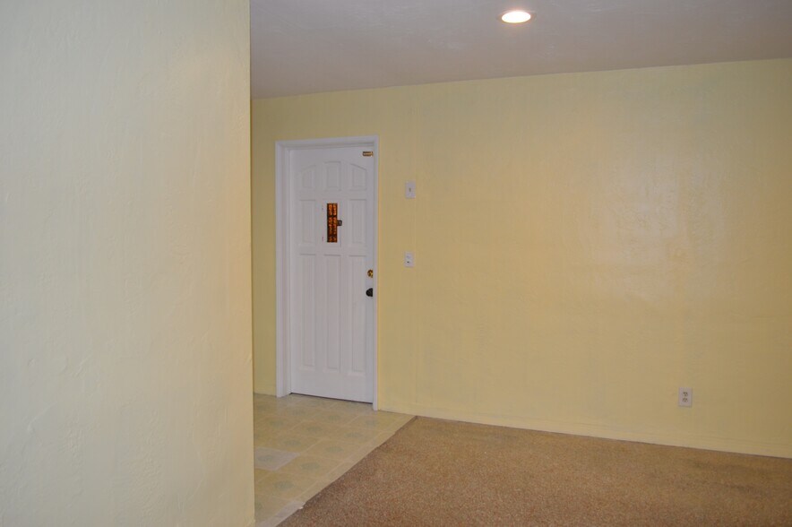 Side Door Entrance View from Living Room - 4850 Southwest 41st Avenue
