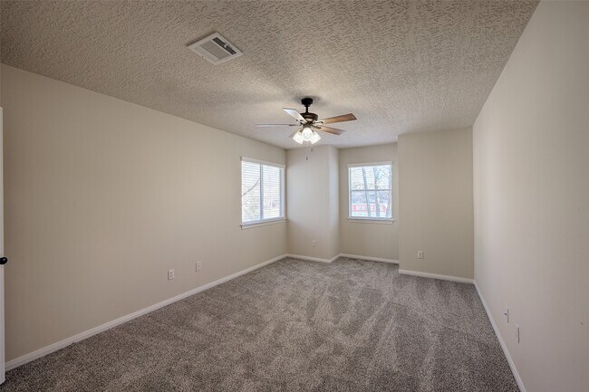 Building Photo - 1815 Tickner St