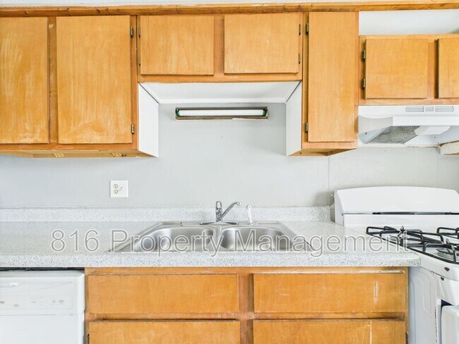 Building Photo - 8038 Campbell St