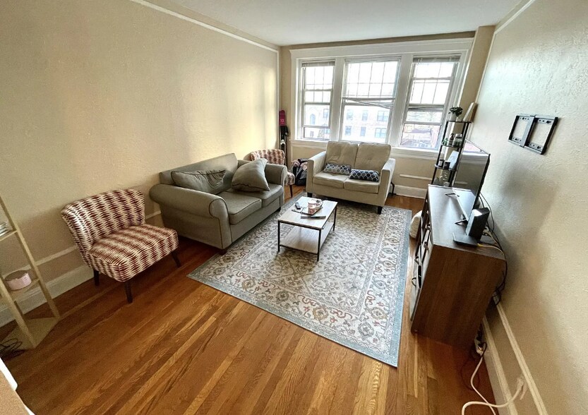 Building Photo - 1997 Commonwealth Ave