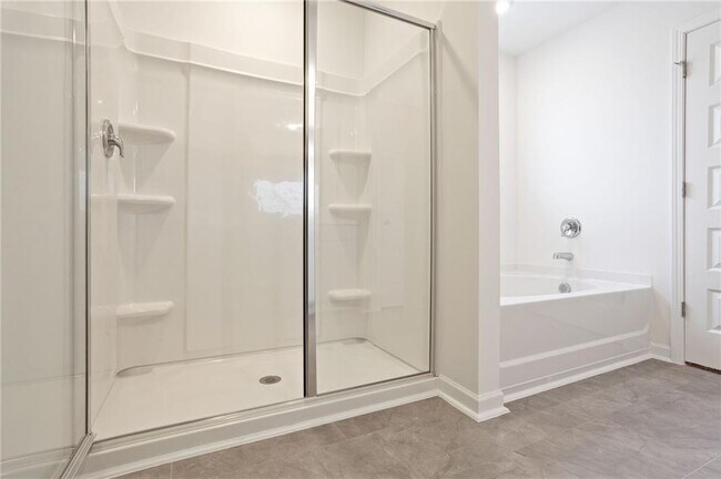 Building Photo - 6072 Knickerbocker St