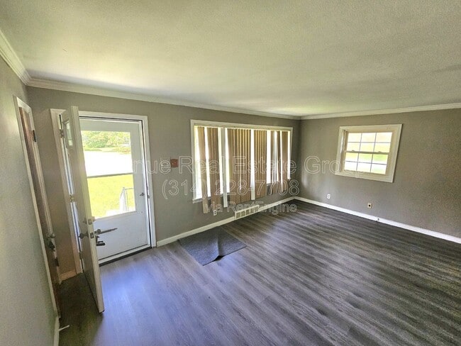 Building Photo - 1130 Forest Home Dr