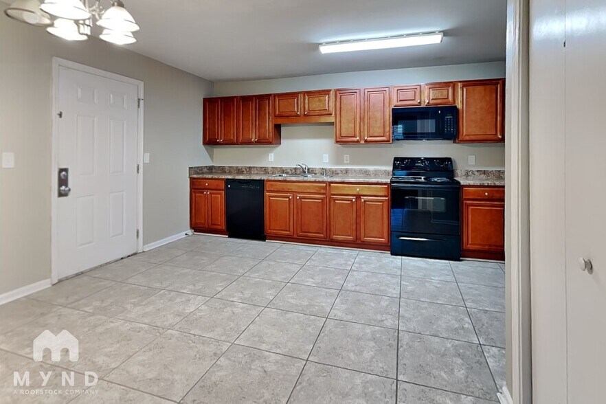 Building Photo - 3295 Redona Dr