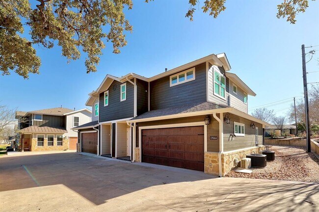Building Photo - 1702 Cedar Bend Dr