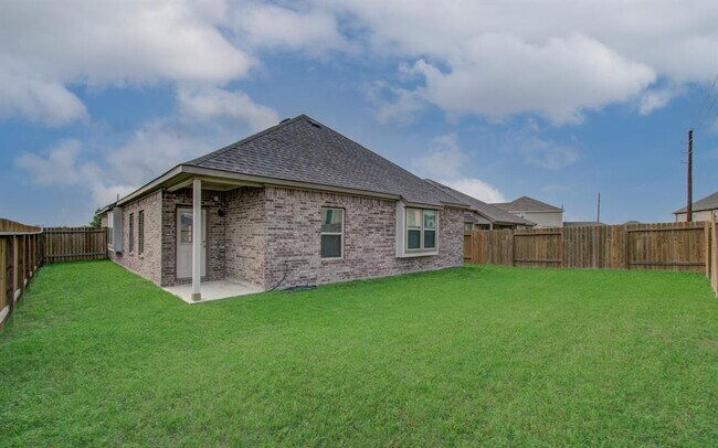 Building Photo - 2442 Wembley Way