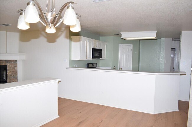Building Photo - 2418 Willow Way