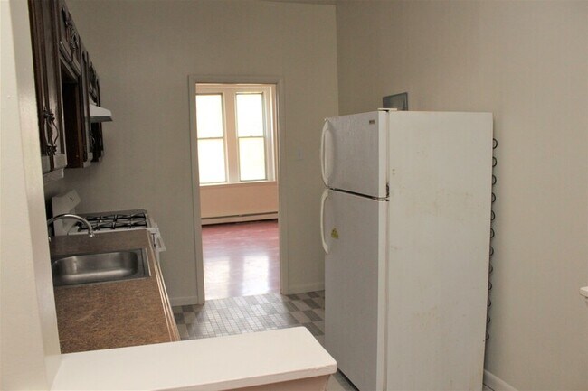 Building Photo - 1824 Bolton St