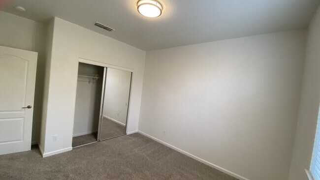 Building Photo - Mountain House Home Spacious 4 Bedroom, 3.5 Bath Home with Bonus Loft