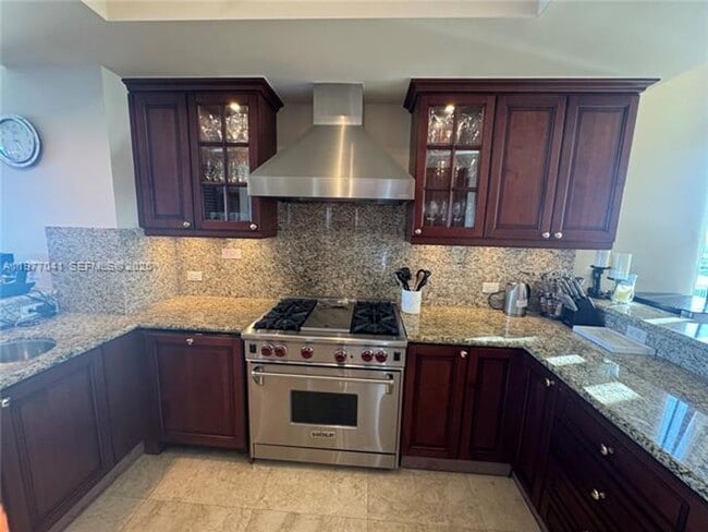 Building Photo - 17875 Collins Ave