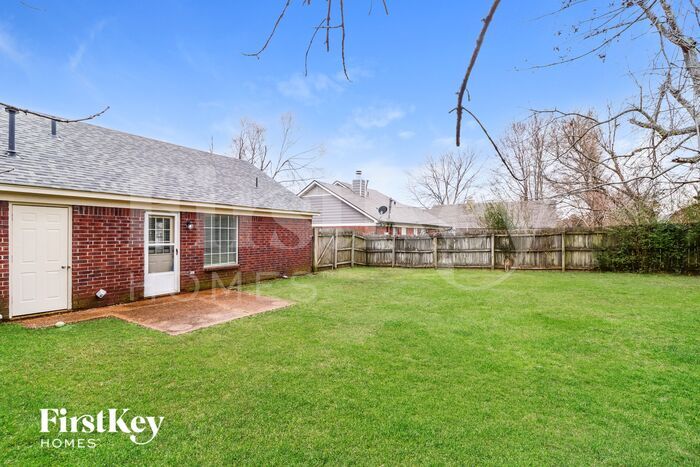 Building Photo - 7540 Spinola Ln