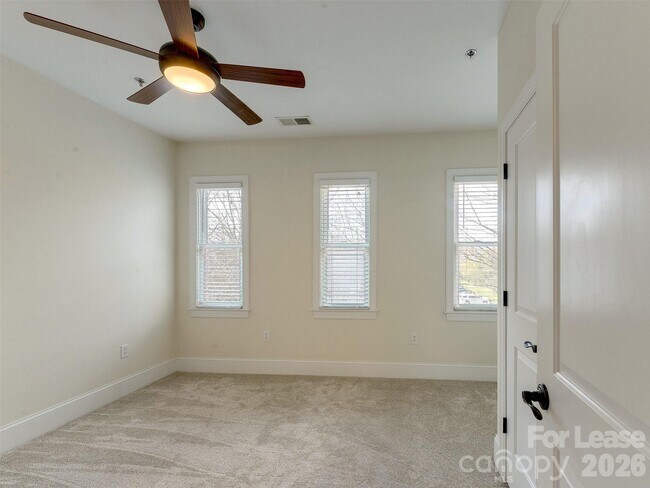 Building Photo - 100 N Laurel Ave