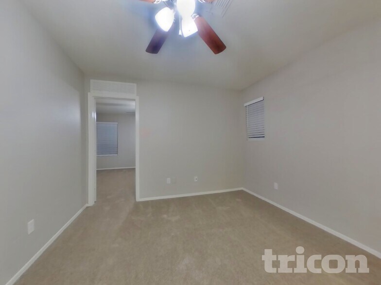 Building Photo - 15923 N 169th Dr