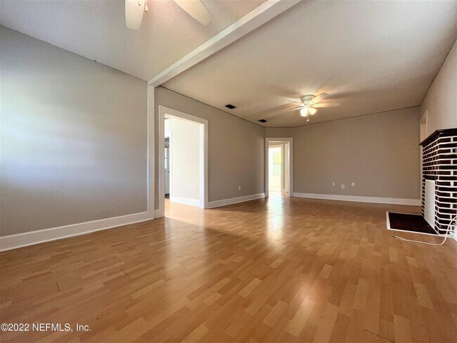 Building Photo - 5324 Fremont St