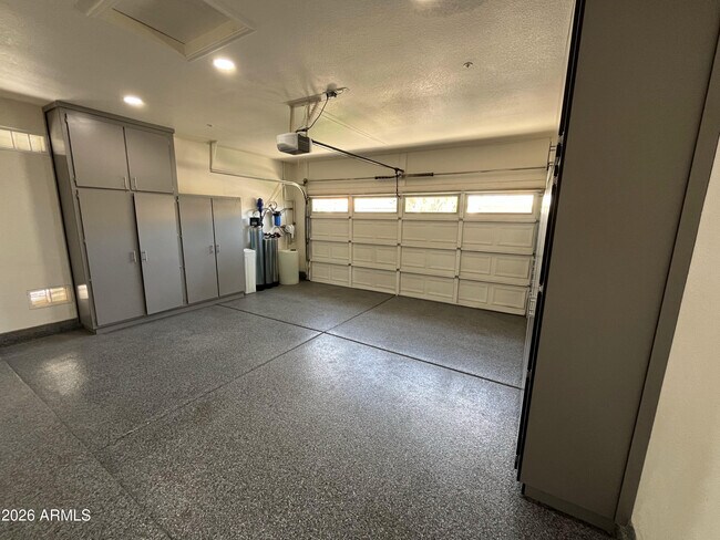 Building Photo - 8709 E Gail Rd