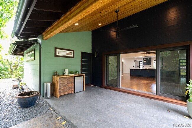 Building Photo - 427 Akoakoa Pl