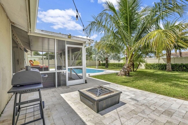 Building Photo - 1104 Jackpine St