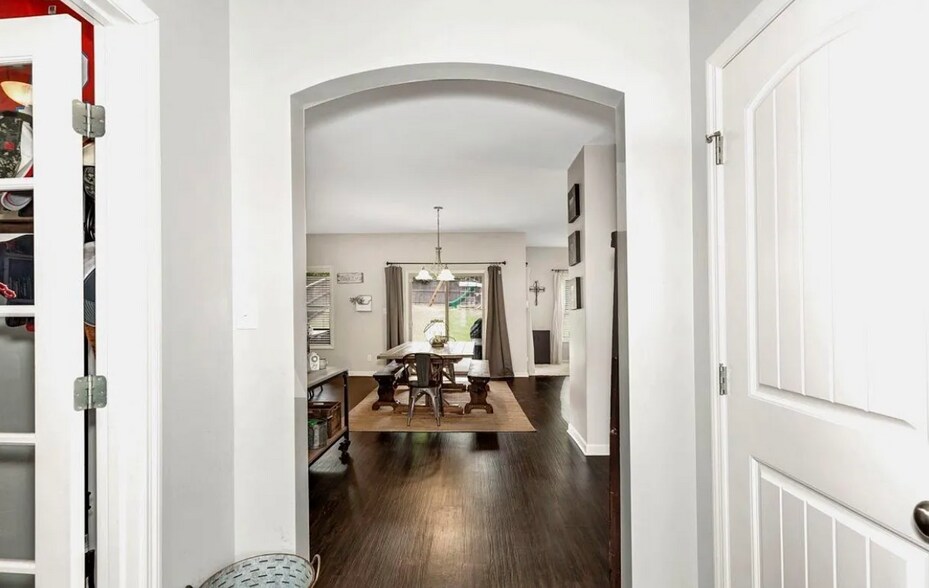 Building Photo - 7709 North Catawba Cir NW