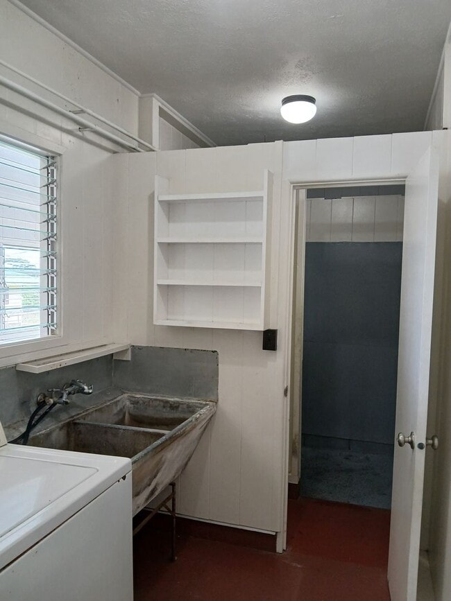 Building Photo - Charming 3BR/1.5BA Home in Pepe'ekeo
