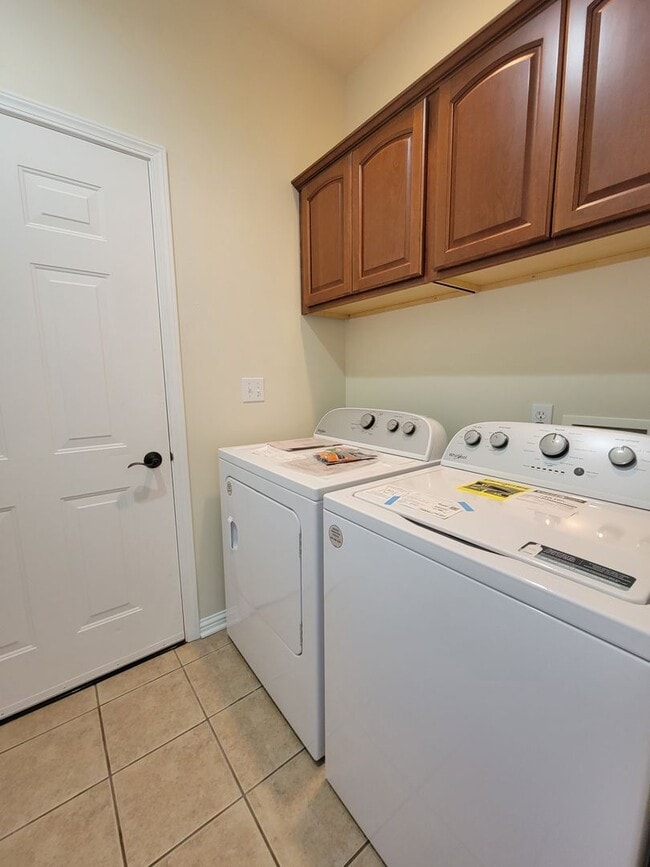 Building Photo - 2603 Plum Ct