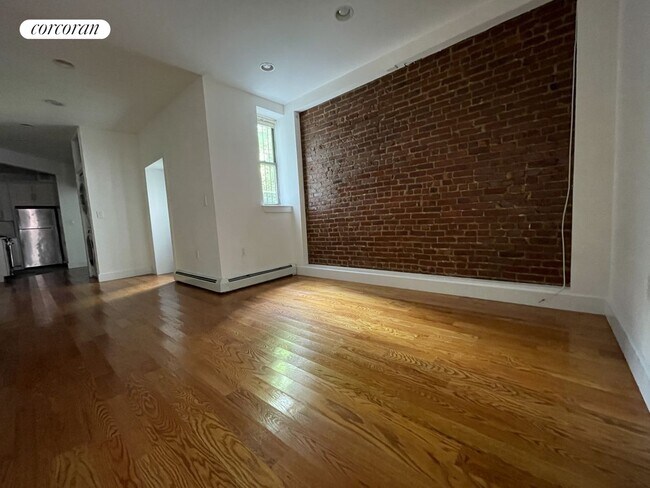 Primary Photo - 312 W 121st St