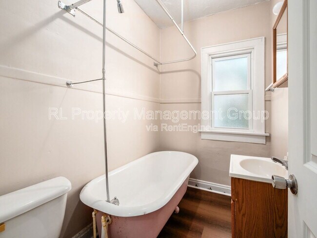 Building Photo - 1168 E Whittier St
