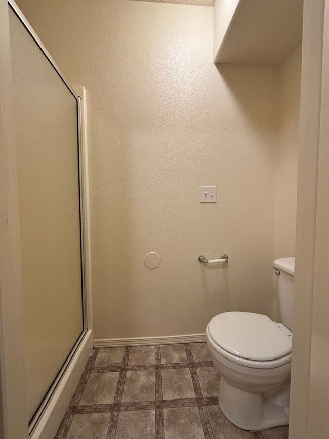 Building Photo - $500.00  OFF  1ST  FULL  MONTH'S  RENT   F...