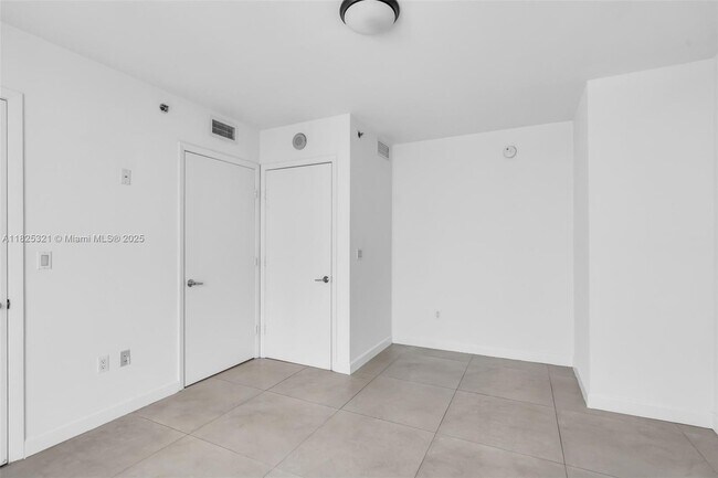 Building Photo - 50 Biscayne Blvd