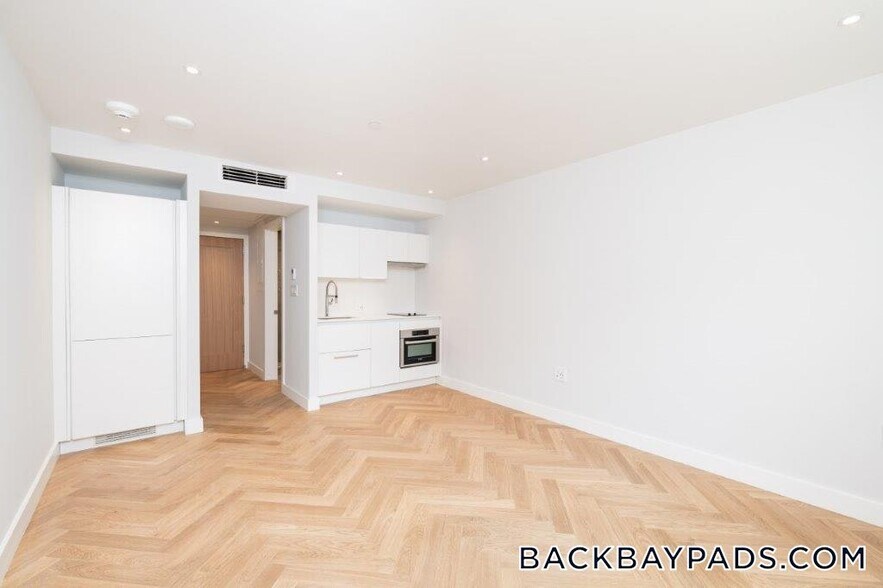 Building Photo - 12 Commonwealth Ave