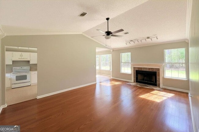Building Photo - 236 Woodbridge Rd