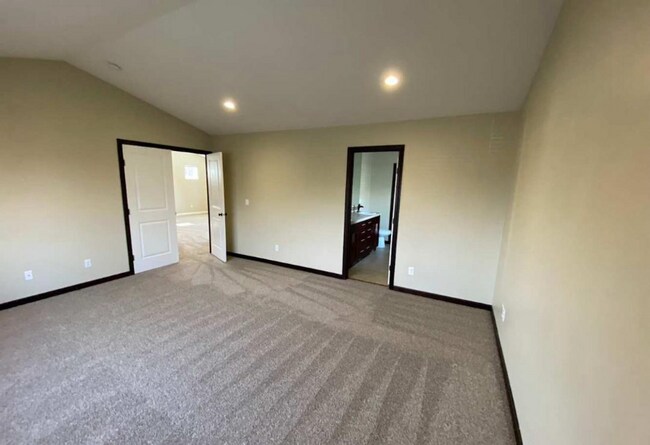 Building Photo - 9714 St Ct E