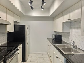 Building Photo - 605 N Keene Rd