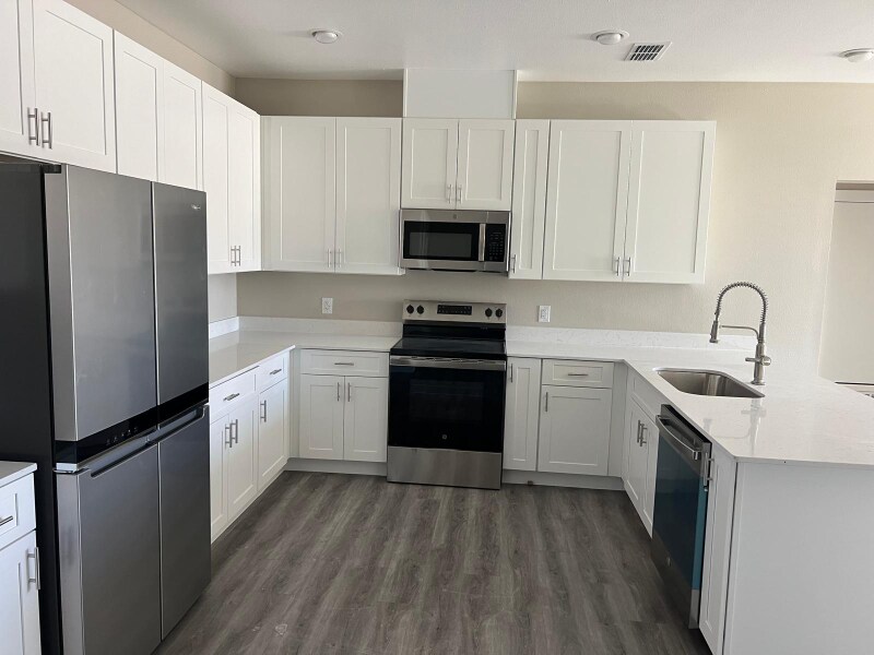 Building Photo - 405 Richlands way