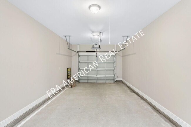 Building Photo - 721 Fairview Dr