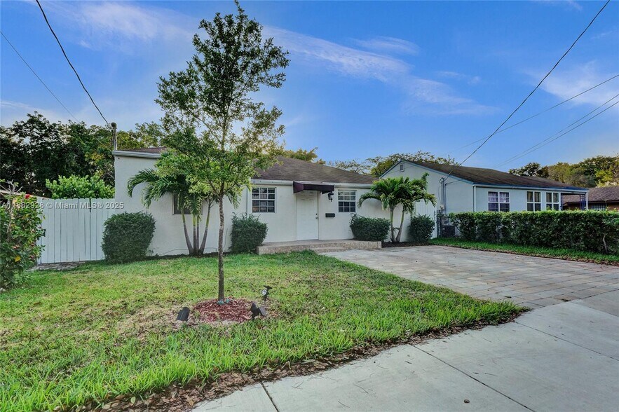 Building Photo - 4718 NW 15th Ave