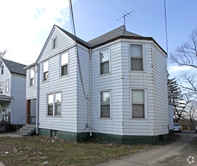 Primary Photo - 59 Huntington St