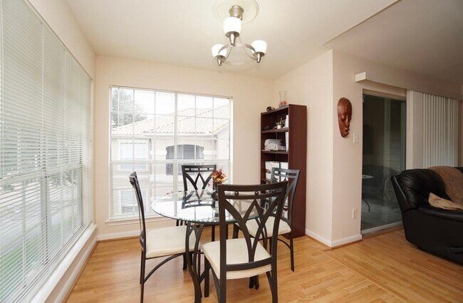 Building Photo - 3231 Allen Pkwy