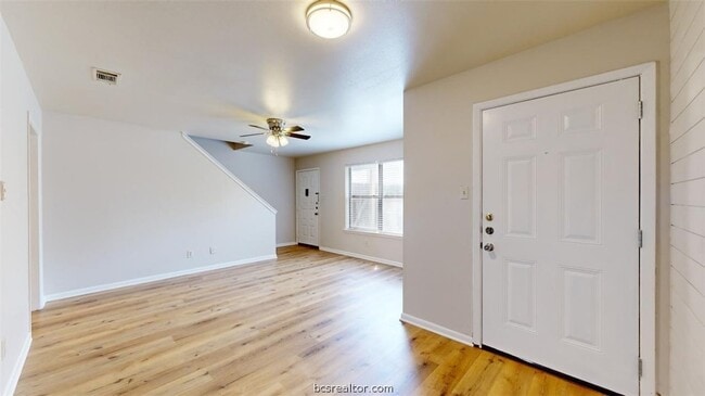 Building Photo - 2807 Longmire Dr