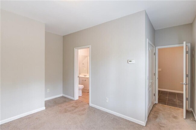 Building Photo - 11007 Lorin Way
