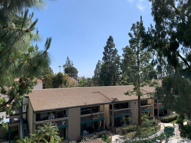 Building Photo - GREAT & SPACIOUS 2BD 2BA FOR LEASE!