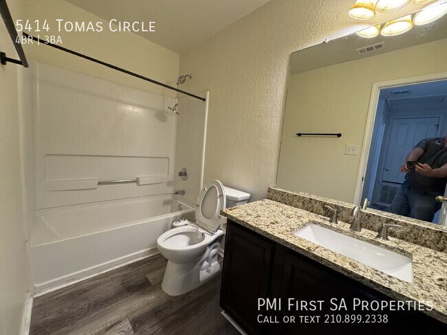 Building Photo - 5414 Tomas Cir.